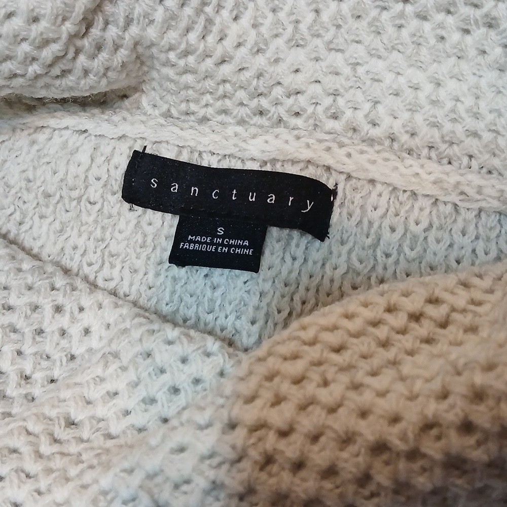 Turtleneck long sleeve sweater